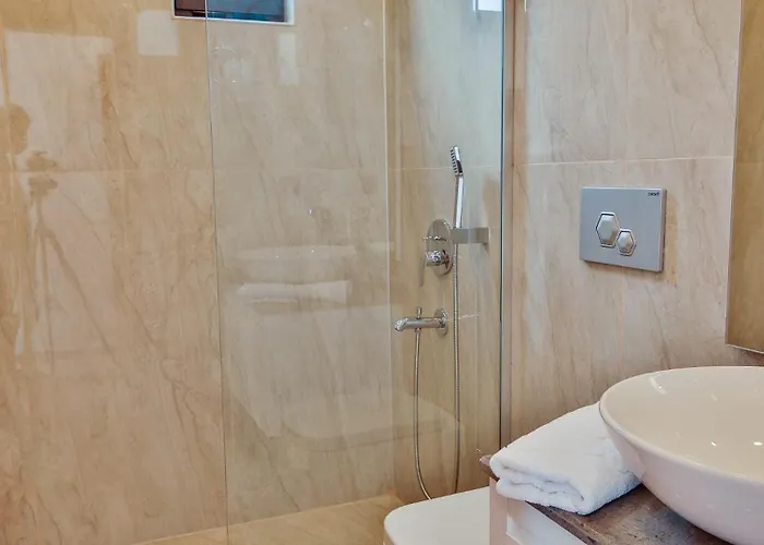 فيلة 3 Bedroom *